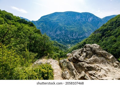 Cascada Vanturatoarea în the Domogled Valea Cernei Național Park în România - Shutterstock ID 2058107468