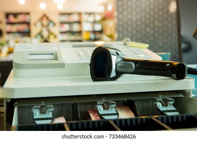 Kasse Scanner Stockfotos Bilder Und Fotografie Shutterstock