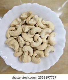 cashew in bowl . crispy fresh Cashew 