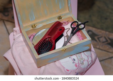 Casket With Hairbrush, Mirror And Scissors For Baby Girl First Haircut