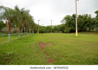 Cassilandia - Mato Grosso Do Sul - Brazil - 12 05 2020: Open Parking Of The Jump Of The River Apore Tourist Spot Of Cassilandia