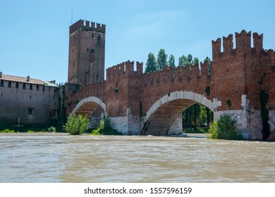 Castel Vecchio Bridge Clock Tower Walls Stock Photo 1557596159 ...