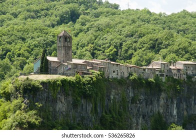 Castellfollit De La Roca Spain Stock Photo 536265826 | Shutterstock