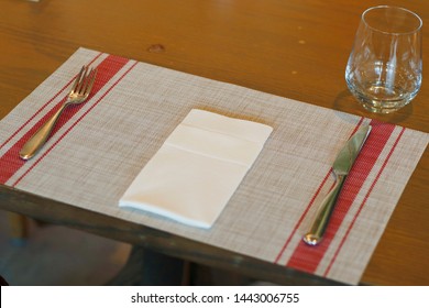 Casual Restaurant Dining Table Set Up, With Dark Brown Color Theam