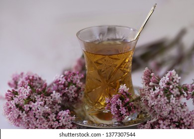 cat grass tea ; Valeriana officinalis tea