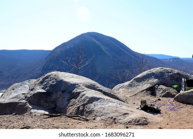 Cat Hikes Breakneck Ridge Mountain