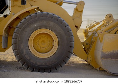 Caterpillar 950H Wheel Loader IN THE DESERT_ IN DUBAI 12-01-2021