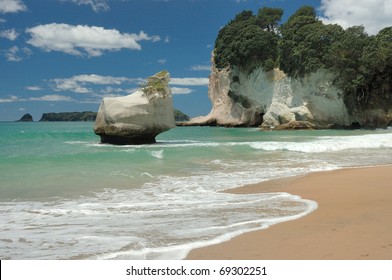 Cathedral Cove Beach - Hahei - New Zealand