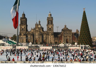 Images Of Zocalo In Mexico Christmas 2022 Christmas In Mexico City Images, Stock Photos & Vectors | Shutterstock