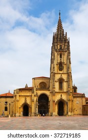  Cathedral Of San Salvador   In  Oviedo.   Spain