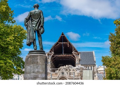 Cathedral Square And Statue Of John Robert Godley In Christchurch, New Zealand