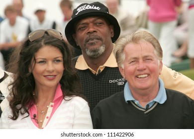 Catherine Zeta-Jones With Samuel L. Jackson And Martin Sheen At The 9th Annual Michael Douglas And Friends Celebrity Golf Event. Trump National Golf Club, Rancho Palos Verdes, CA. 04-29-07