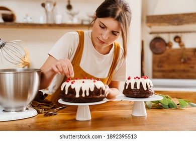 305,509 Woman cake Images, Stock Photos & Vectors | Shutterstock