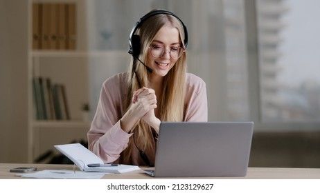 Caucasian Girl Business Woman Call Center Stock Photo 2123129627 ...