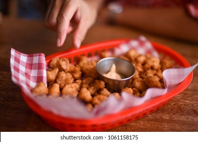 Cauliflower Bites With Sriracha Mayonaise