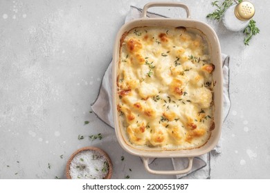 Cauliflower gratin with bechamel sauce with parsley butter