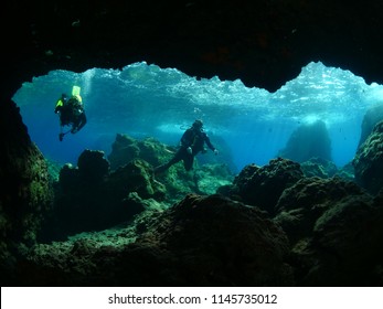 Cave Diving Underwater Scuba Divers Exploring Cave Dive 
