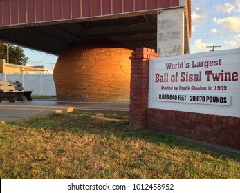 Cawker City, KS / USA - September 28, 2015: The World's Largest Ball Of Sisal Twine Sits Proudly Under A Protective Canopy In Cawker City, KS. 