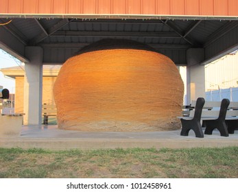 Cawker City, KS / USA - September 28, 2015: The World's Largest Ball Of Sisal Twine Sits Proudly Under A Protective Canopy In Cawker City, KS. 