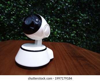 CCTV Baby Cam Duplicates The Function Of The Human Sense Of Sight