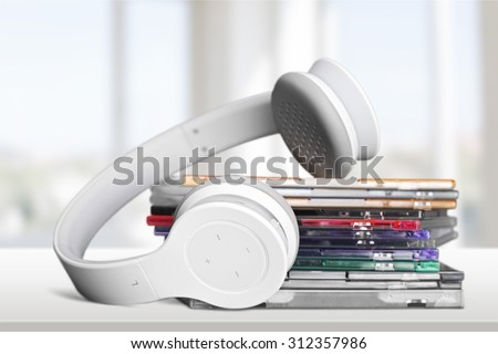 CD.