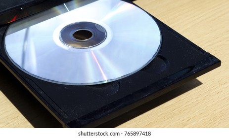 CD in to CD player