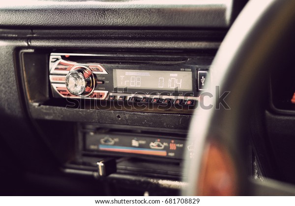 CD player in old\
car