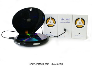 CD-Player and white compact speaker