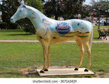 CEDARHURST, NEW YORK -  AUGUST 6, 2015: Horse Sculpture With Mural In Memory Of Mets Win 1986 World Series In Long Island