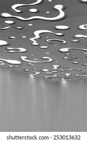 Ceiling Deco and white pattern