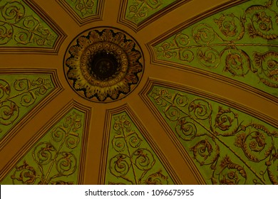 Ceiling decorated with style