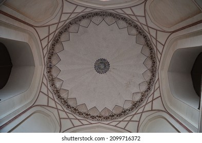 Ceiling of the entrance chamber of Humayun's tomb
