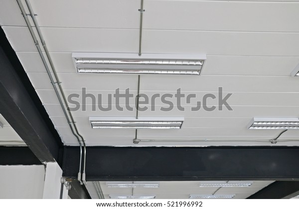 ceiling\
office