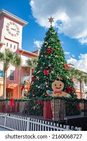 Celebration, Florida: December 31, 2021: Christmas Decorations In The City Of Celebration, Florida, In The Daytime On A Sunny Day. The Population Of Celebration, Florida Is 11,077.