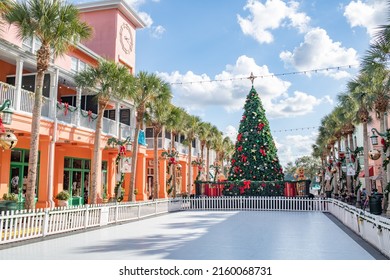 Celebration, Florida: December 31, 2021: Christmas Decorations In The City Of Celebration, Florida, In The Daytime On A Sunny Day. The Population Of Celebration, Florida Is 11,077.