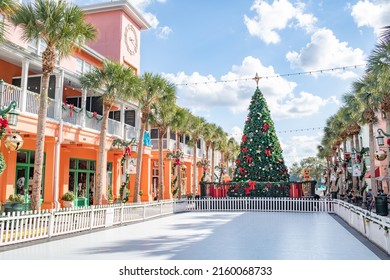 Celebration, Florida: December 31, 2021: Christmas Decorations In The City Of Celebration, Florida, In The Daytime On A Sunny Day. The Population Of Celebration, Florida Is 11,077.