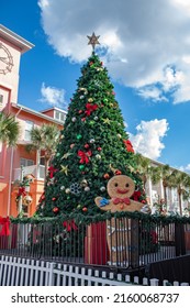 Celebration, Florida: December 31, 2021: Christmas Decorations In The City Of Celebration, Florida, In The Daytime On A Sunny Day. The Population Of Celebration, Florida Is 11,077.