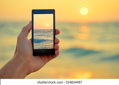 12,290 Smartphone hand beach Images, Stock Photos & Vectors | Shutterstock