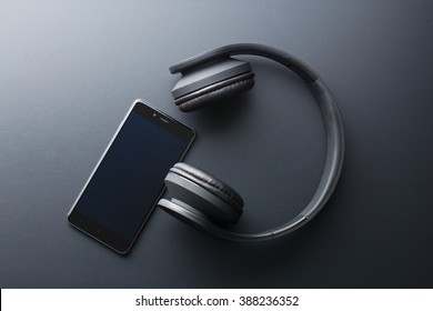 The Cellphone And Wireless Headphones