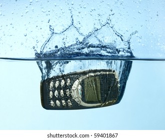 Cellular splashing into water