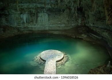 Cenote Suytun, Valladolid Yucatan Mexico