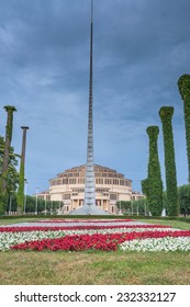 Centennial Hall (hala Ludowa) In Wroclaw