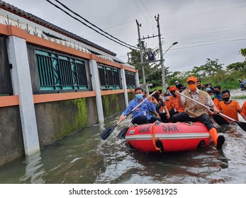 Central Java Governor Ganjar Pranowo Observing Floods In Pekalongan, Indonesia, February 17, 2021