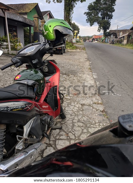 Central java/Indonesia  - May 30th,2019: Quiet\
and beautiful rural road atmosphere, location in Purworejo, Central\
Java, Indonesia.