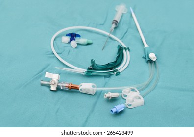 Central venous catheter with guide wire,plastic sheat, needle and syringe