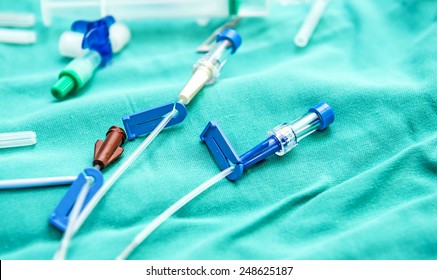 Central venous catheter insertion set