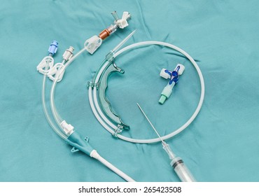 Central venous catheter with needle and guide wire