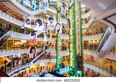 CENTRALWORLD, BANGKOK - JUL 9: People are shopping at Central World on July 9, 2017 in Bangkok. It is a shopping plaza and complex which is the sixth largest shopping complex in the world.