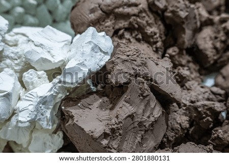 Ceramic clay raw materials: white high-plasticity clay and black kaolin