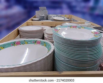 Ceramic Crockery Is Proven To Be Non-sticky. They Have A Smooth Glassy Texture That Helps Clean The Dishes Easily. Whether You Are Preparing A Dish On Ceramic Cookware Or Having A Meal..